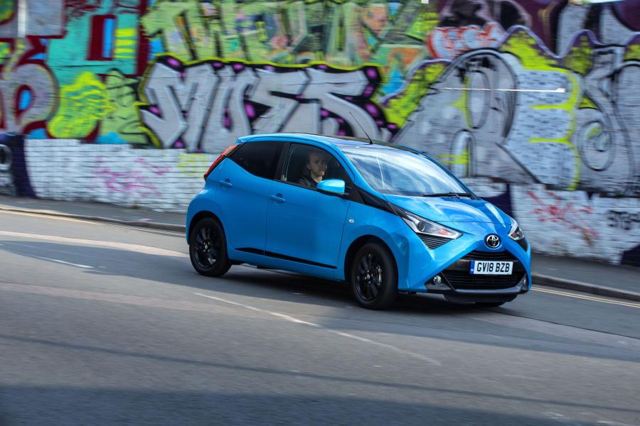  Toyota Aygo x-press 5-Door 2018 года  (UK) (фото 20 из 37)